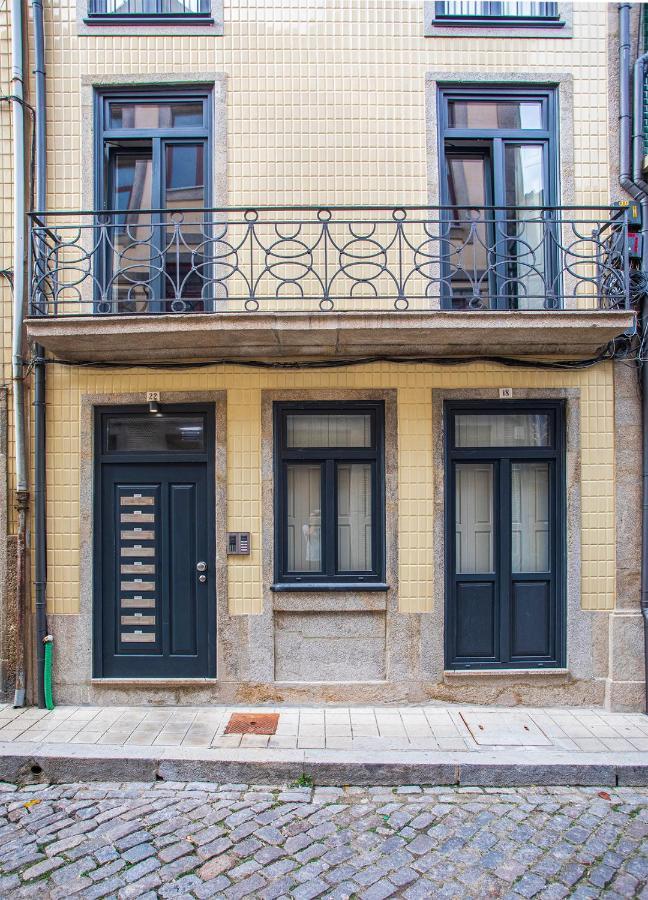Orm - Martires & Pinheiro Apartments Porto Bagian luar foto