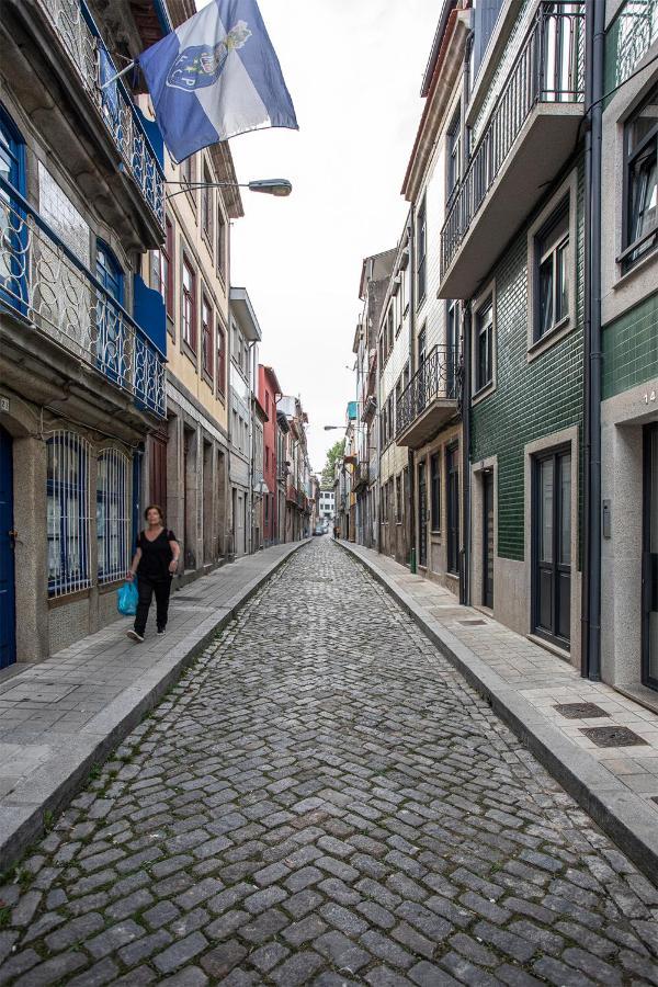 Orm - Martires & Pinheiro Apartments Porto Bagian luar foto