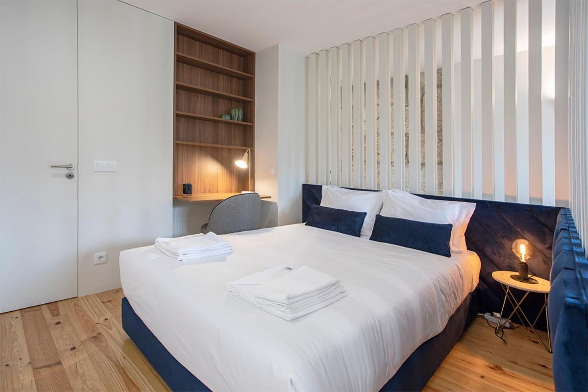 Orm - Martires & Pinheiro Apartments Porto Bagian luar foto