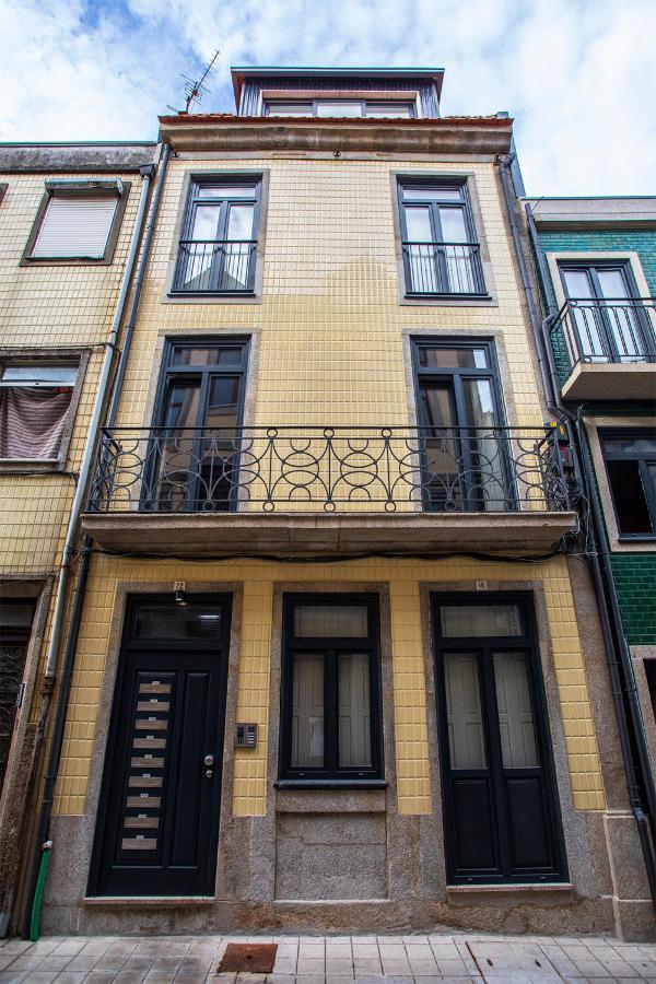 Orm - Martires & Pinheiro Apartments Porto Bagian luar foto